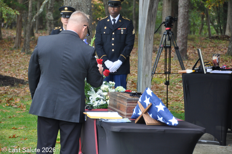 Last-Salute-military-funeral-guard-14