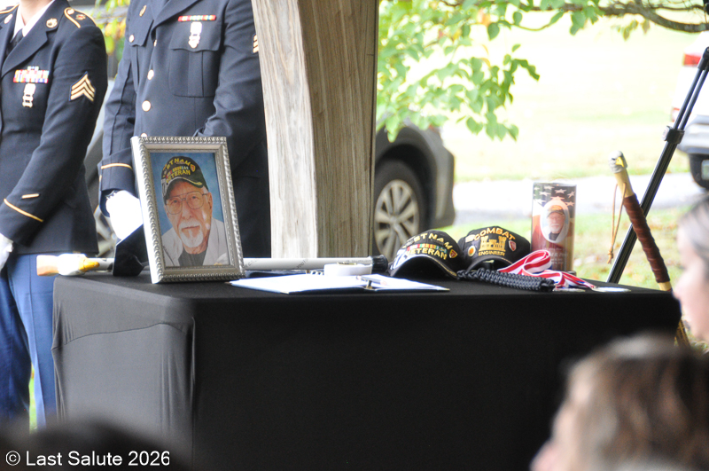 Last-Salute-military-funeral-guard-17