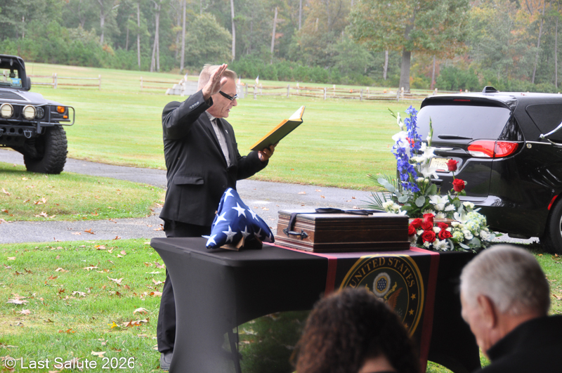 Last-Salute-military-funeral-guard-18