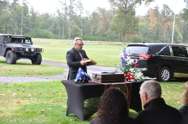 Last-Salute-military-funeral-guard-19