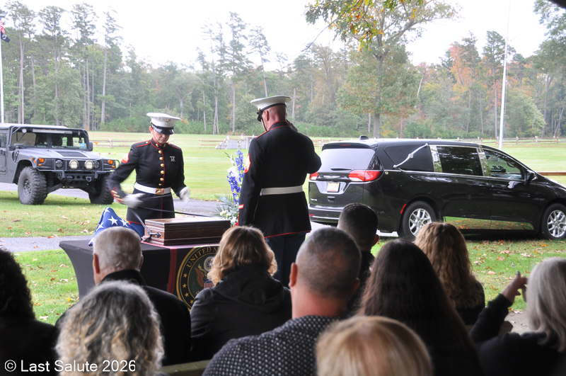 Last-Salute-military-funeral-guard-21