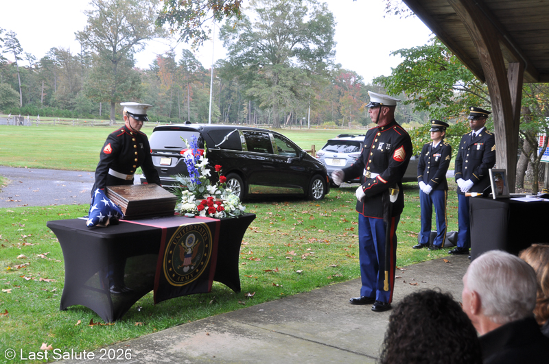 Last-Salute-military-funeral-guard-25