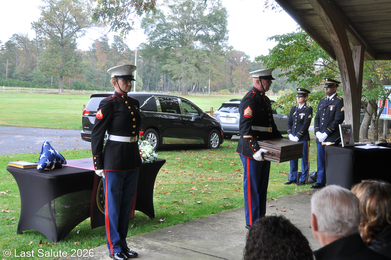 Last-Salute-military-funeral-guard-32