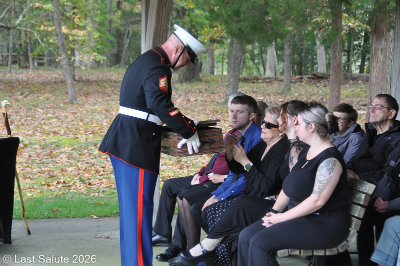 Last-Salute-military-funeral-guard-38