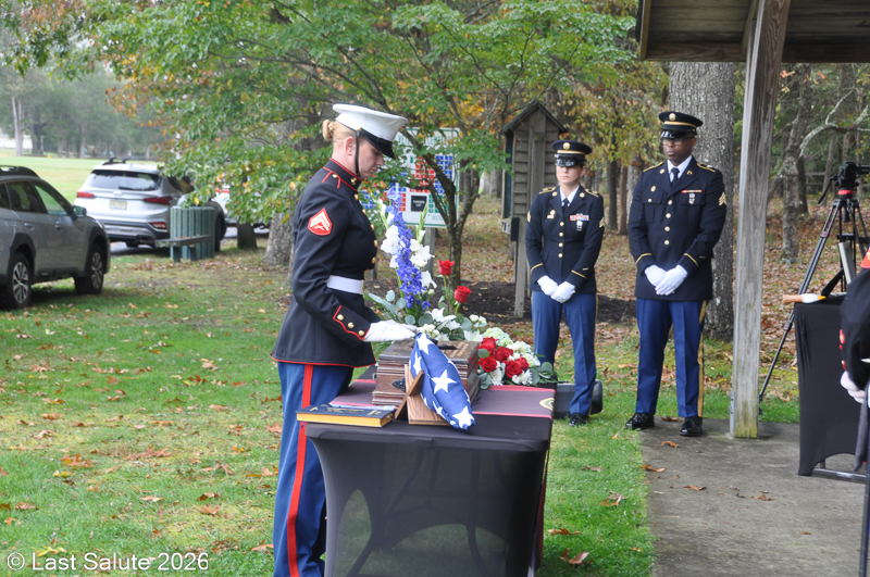 Last-Salute-military-funeral-guard-49