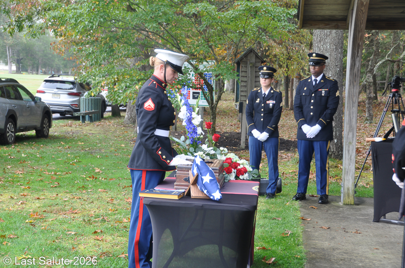 Last-Salute-military-funeral-guard-50