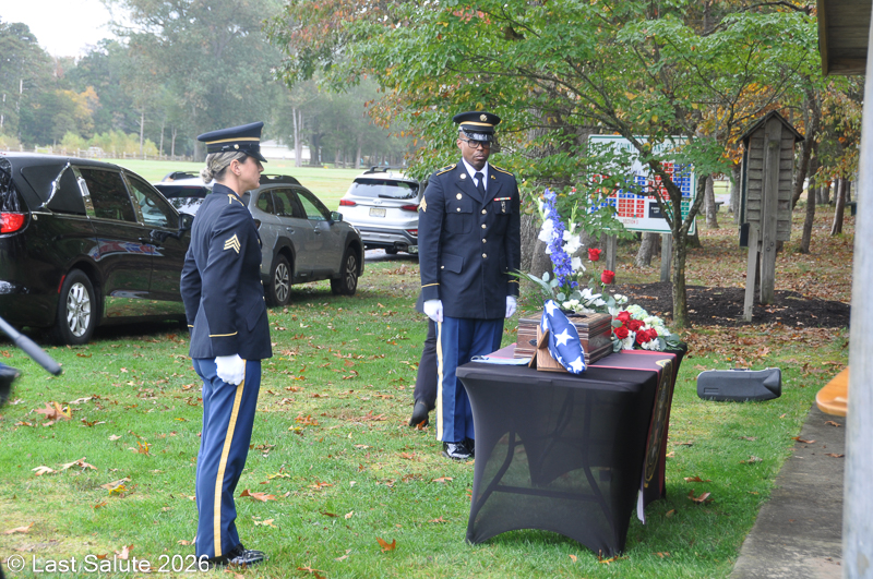 Last-Salute-military-funeral-guard-51