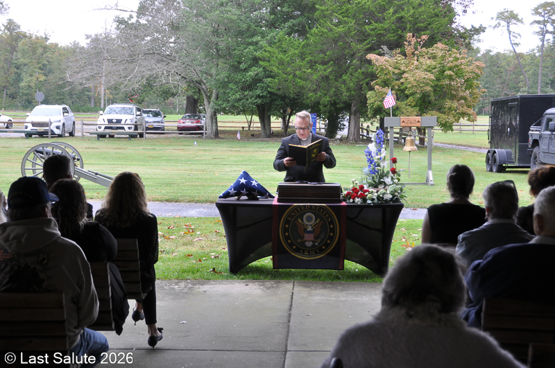Last-Salute-military-funeral-guard-7