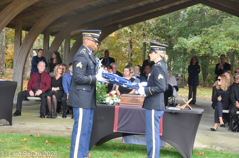 Last-Salute-military-funeral-guard-76