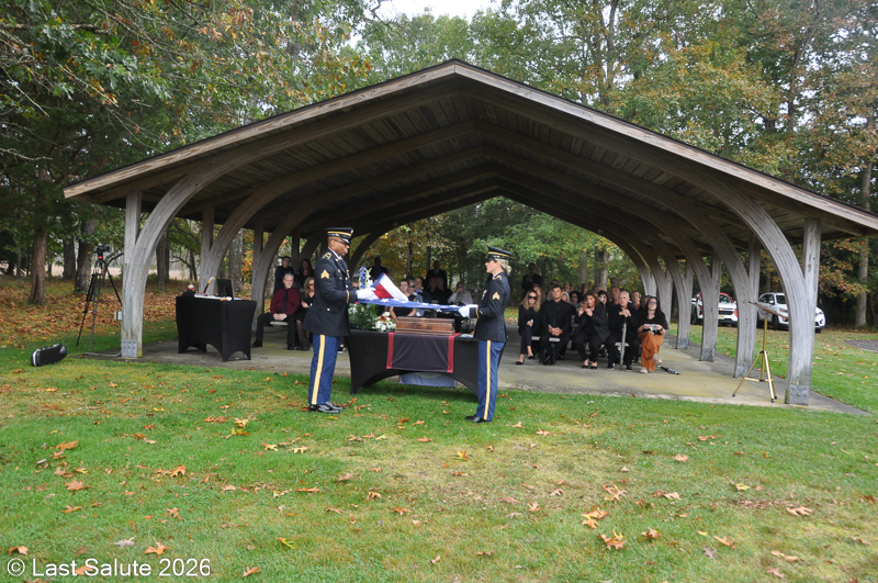 Last-Salute-military-funeral-guard-77