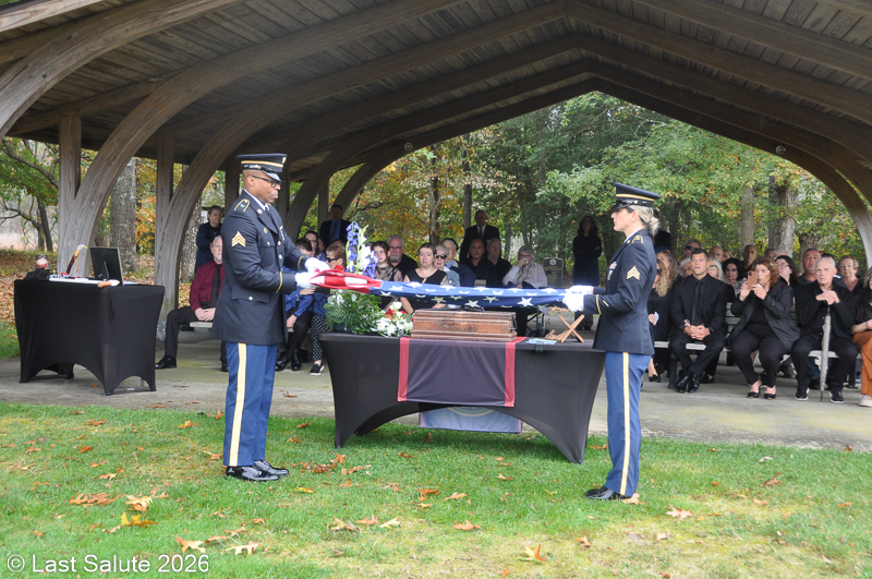 Last-Salute-military-funeral-guard-79