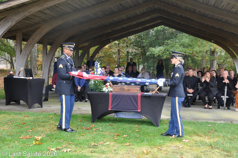 Last-Salute-military-funeral-guard-80
