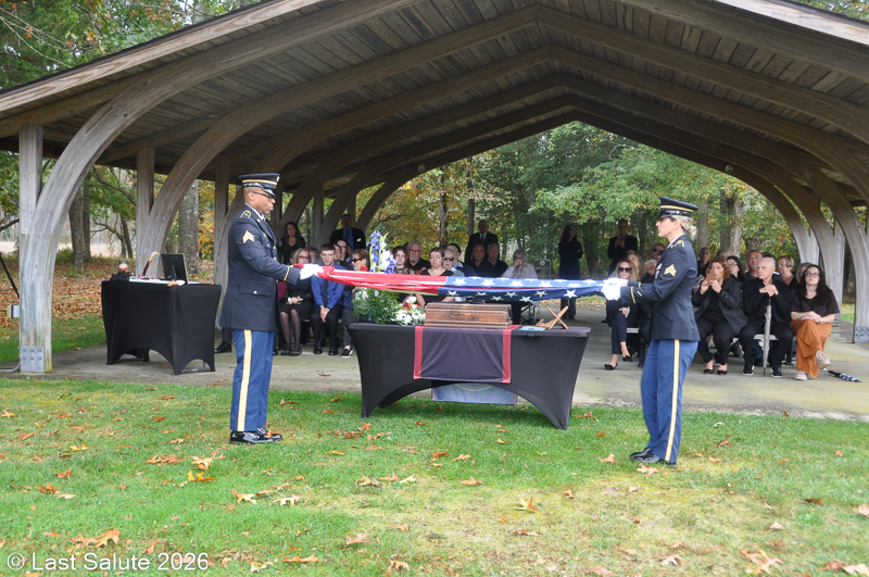 Last-Salute-military-funeral-guard-81