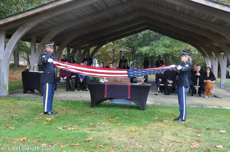 Last-Salute-military-funeral-guard-87