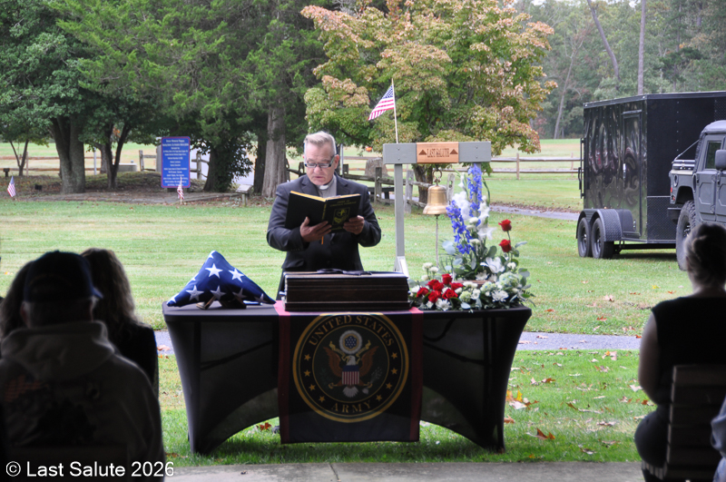 Last-Salute-military-funeral-guard-9