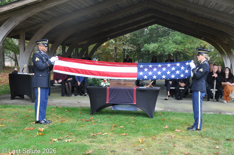 Last-Salute-military-funeral-guard-90
