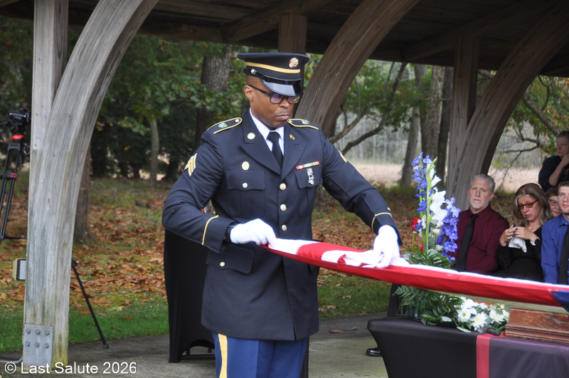 Last-Salute-military-funeral-guard-94
