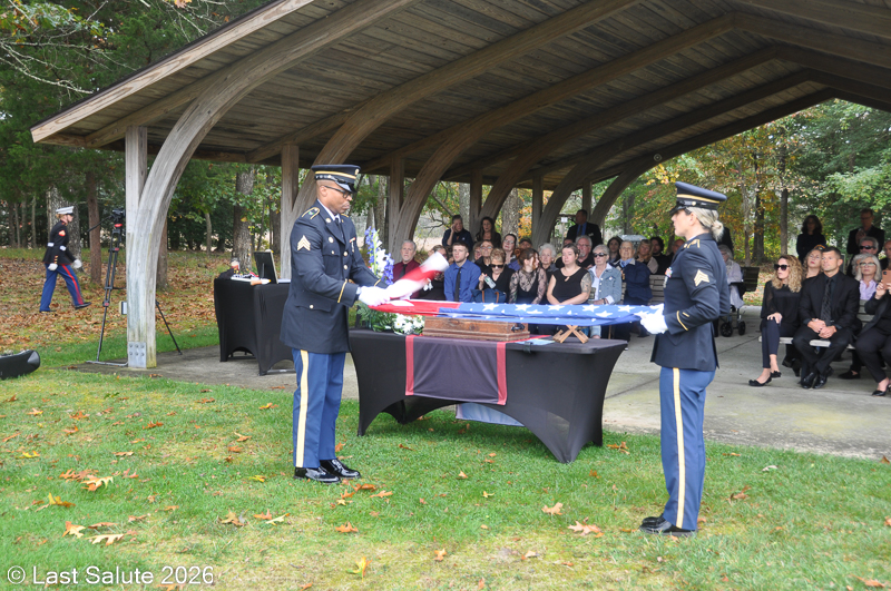 Last-Salute-military-funeral-guard-97