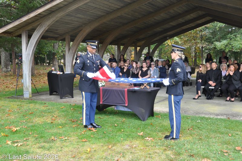 Last-Salute-military-funeral-guard-98