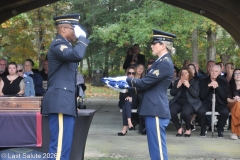 Last-Salute-military-funeral-guard-110