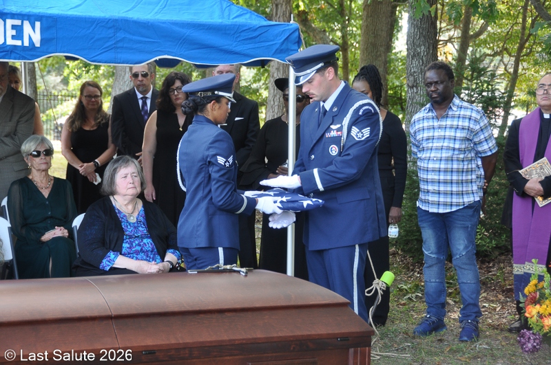 Last-Salute-military-funeral-guard-104