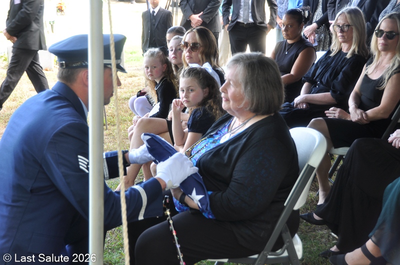 Last-Salute-military-funeral-guard-108
