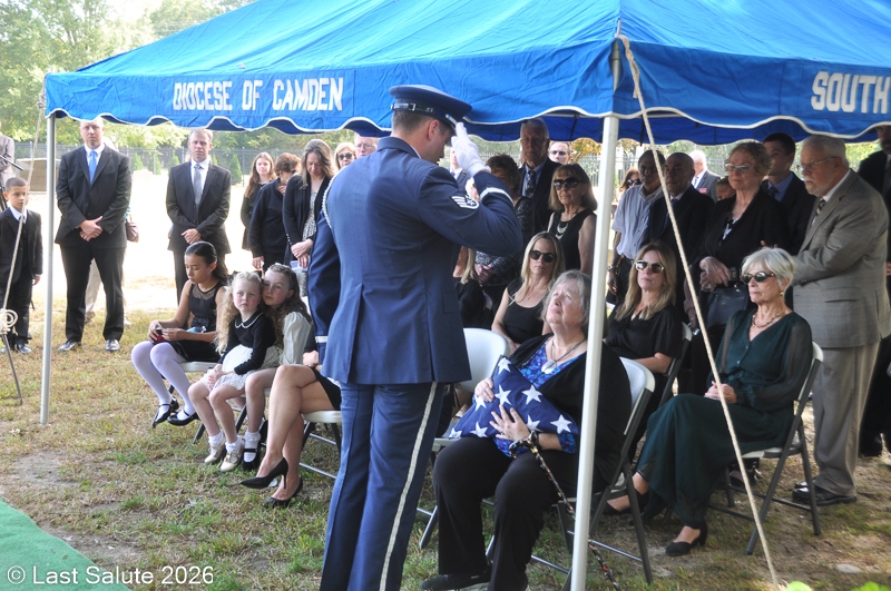 Last-Salute-military-funeral-guard-109