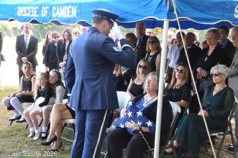 Last-Salute-military-funeral-guard-110