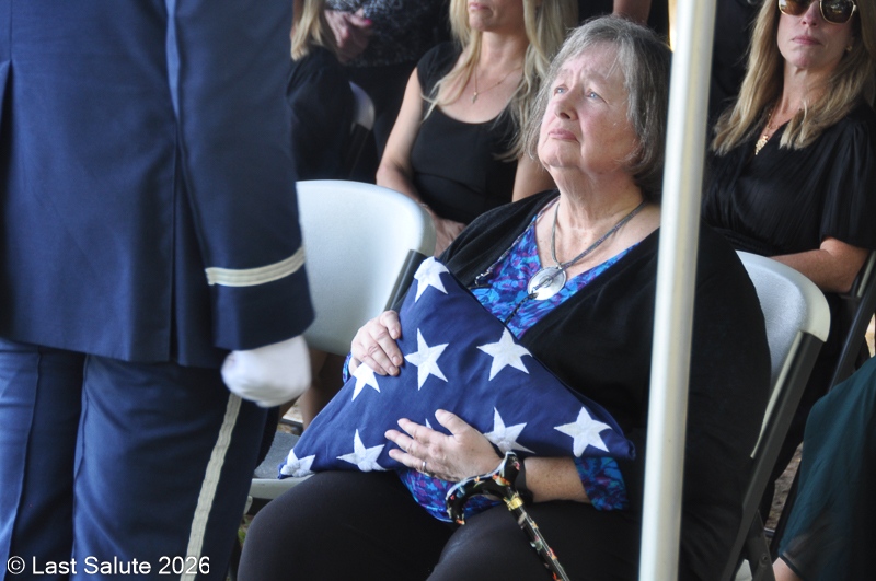 Last-Salute-military-funeral-guard-111