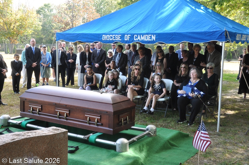 Last-Salute-military-funeral-guard-120