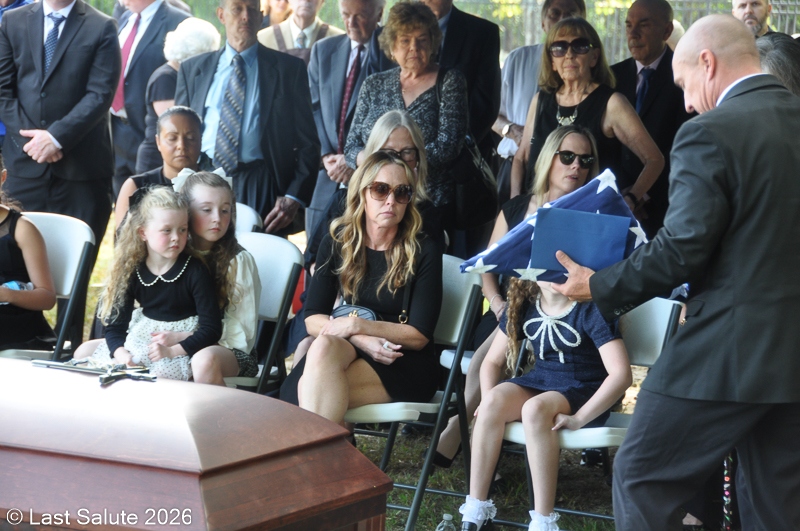Last-Salute-military-funeral-guard-121