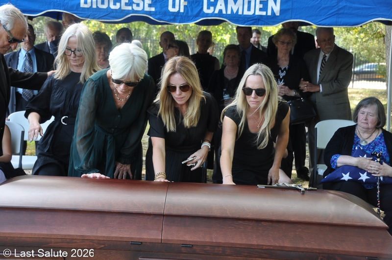 Last-Salute-military-funeral-guard-133