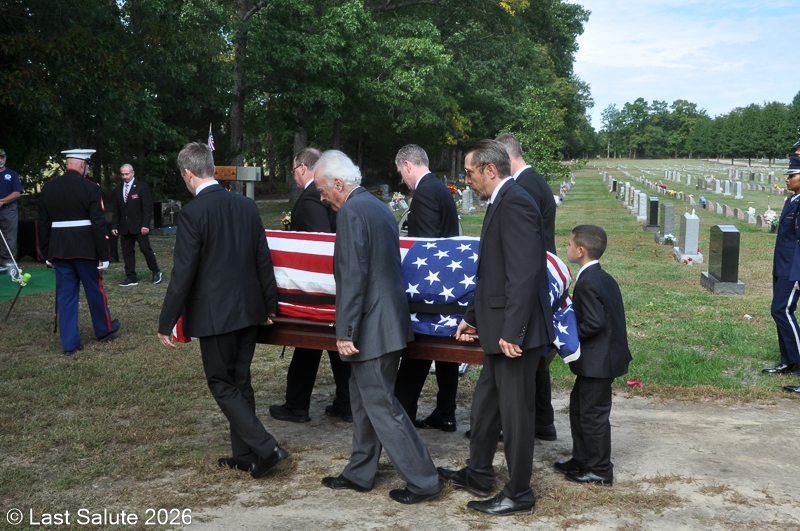 Last-Salute-military-funeral-guard-15
