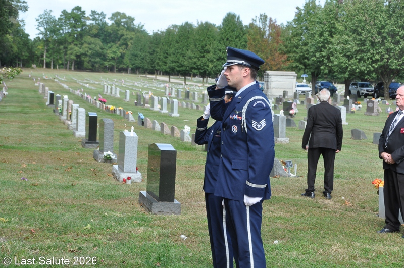Last-Salute-military-funeral-guard-16