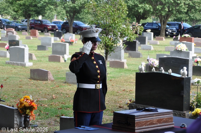 Last-Salute-military-funeral-guard-19