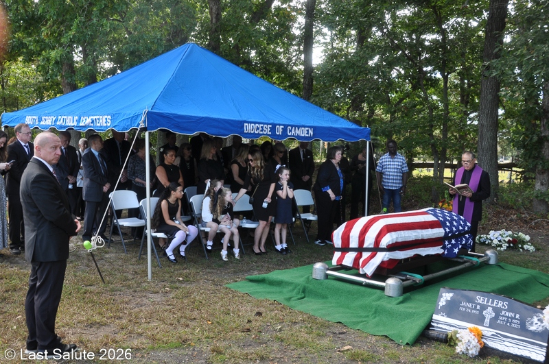 Last-Salute-military-funeral-guard-24