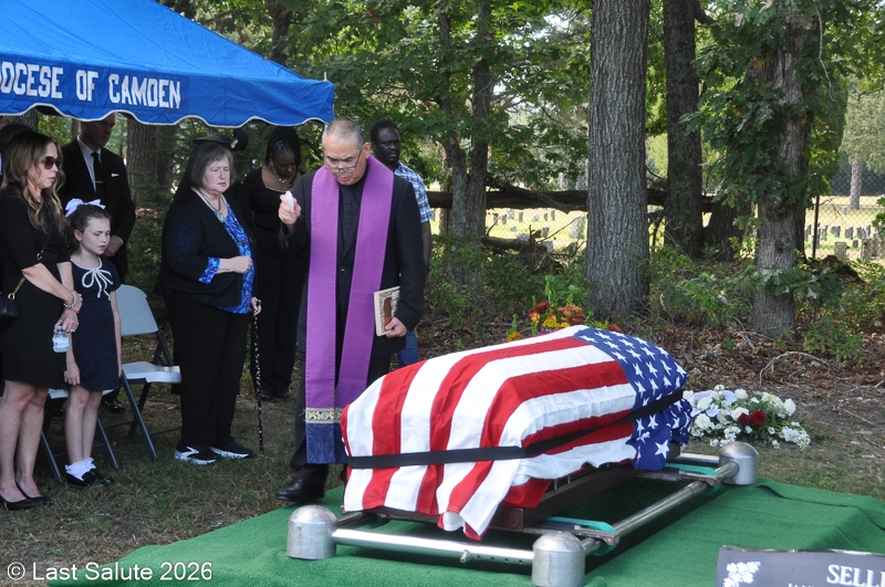 Last-Salute-military-funeral-guard-37