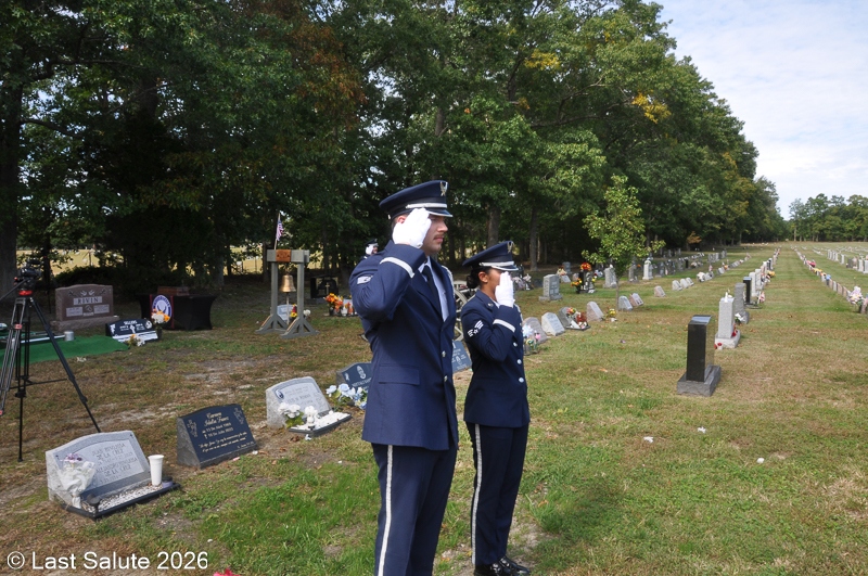 Last-Salute-military-funeral-guard-4