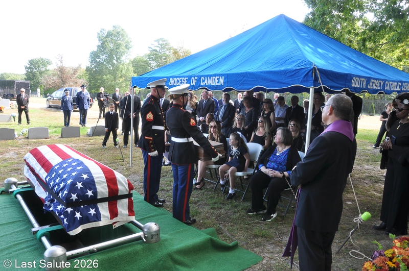 Last-Salute-military-funeral-guard-47