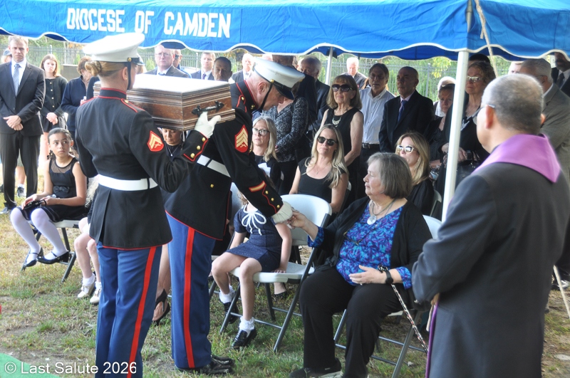 Last-Salute-military-funeral-guard-49