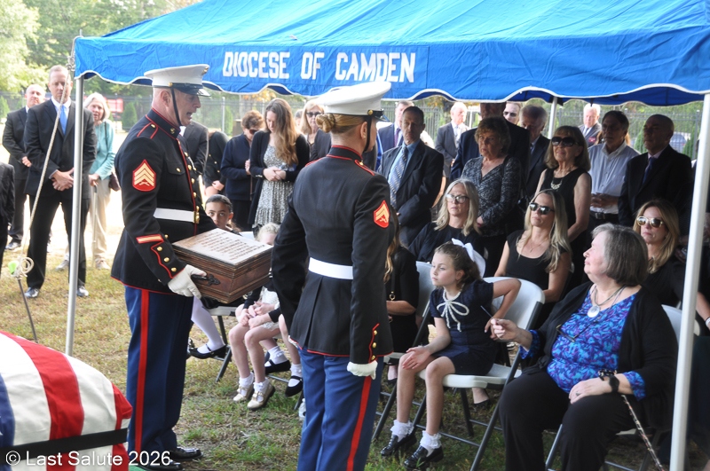 Last-Salute-military-funeral-guard-51