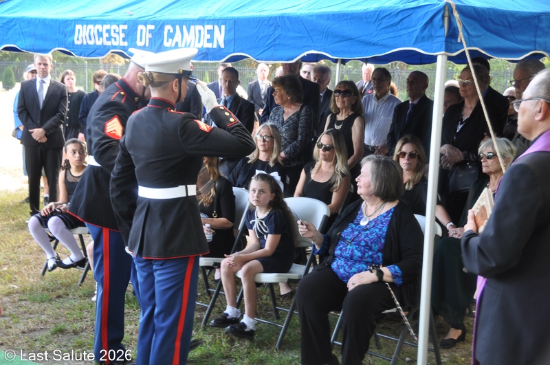 Last-Salute-military-funeral-guard-52