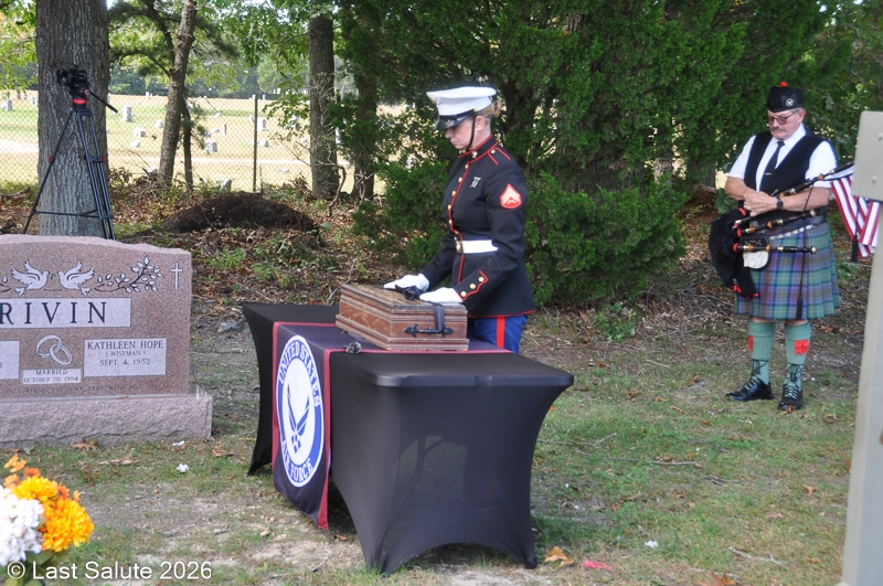 Last-Salute-military-funeral-guard-60