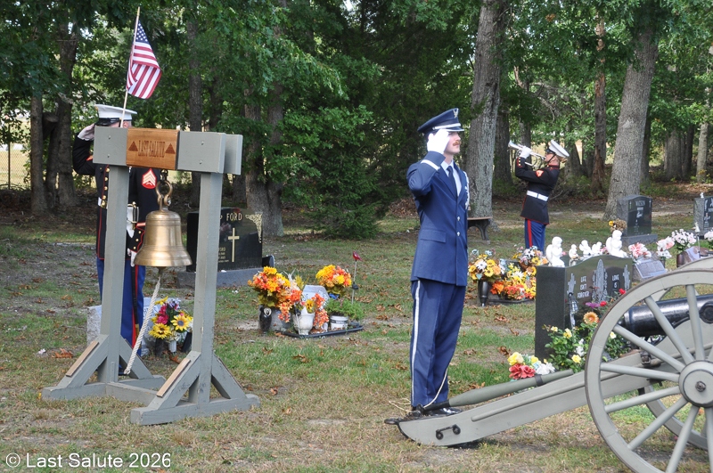 Last-Salute-military-funeral-guard-76