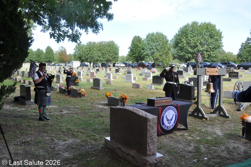 Last-Salute-military-funeral-guard-80