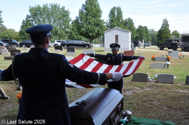 Last-Salute-military-funeral-guard-81