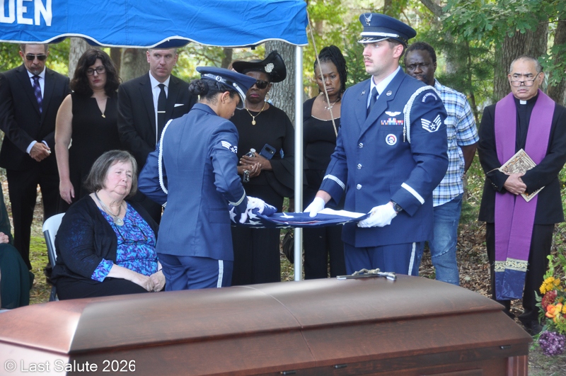Last-Salute-military-funeral-guard-94