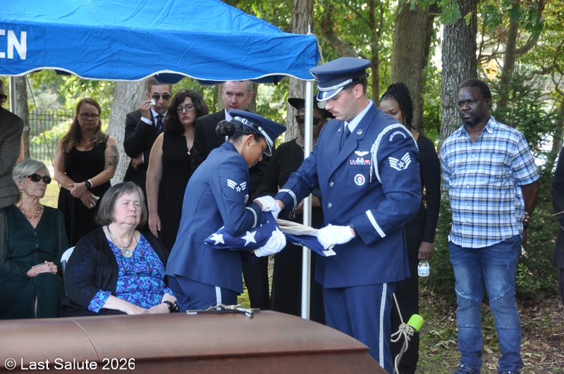 Last-Salute-military-funeral-guard-95