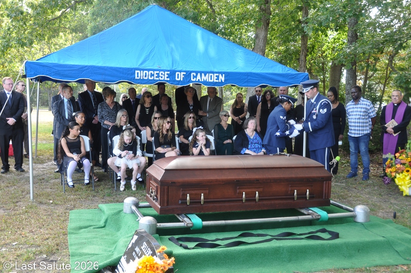 Last-Salute-military-funeral-guard-96