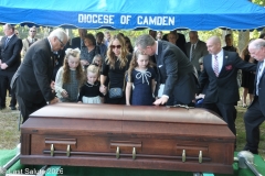 Last-Salute-military-funeral-guard-125
